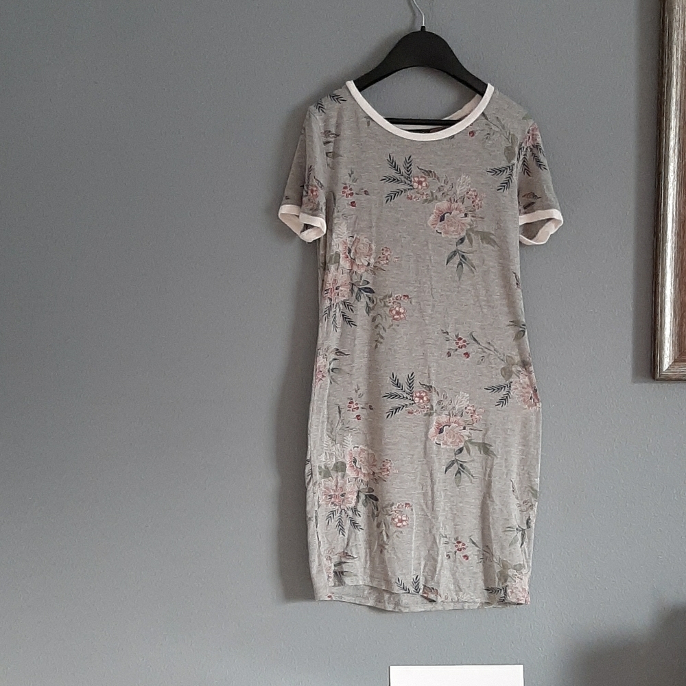 Kids casual dress up to nees
